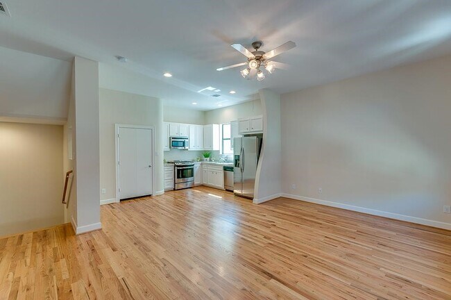 Foto del edificio - 3703 Main Poplar Dr