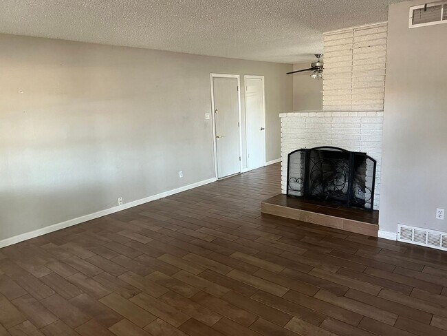 Building Photo - Centrally Located - Upgraded Appliances - ...