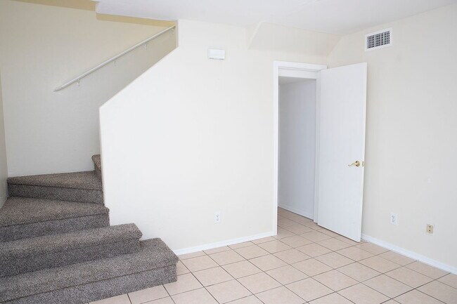 Foto del edificio - SINGLE FAMILY HOME.
