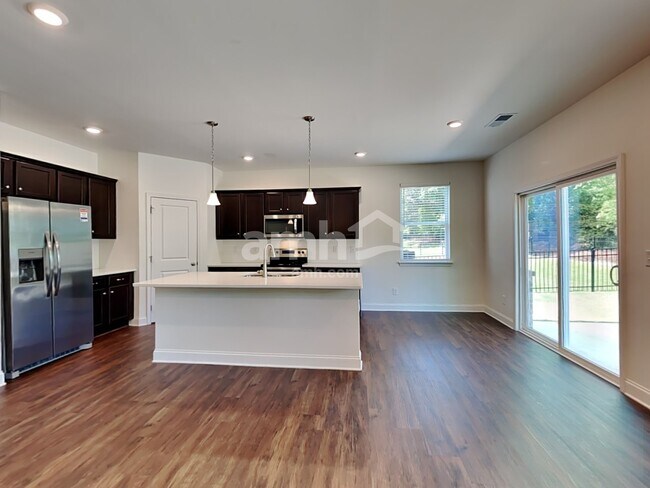 Building Photo - 2092 Windsor Park Avenue