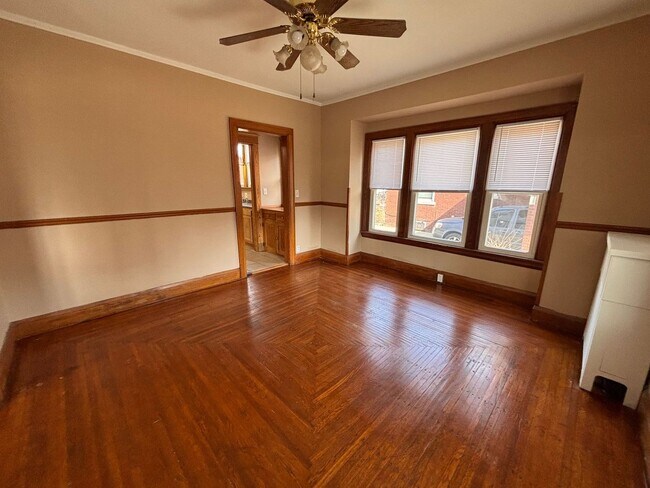 Building Photo - 2113 Linden Ave