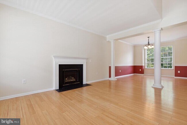 Foto del edificio - 6178 Oaklawn Ln