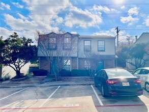 Building Photo - 800 W Collins St
