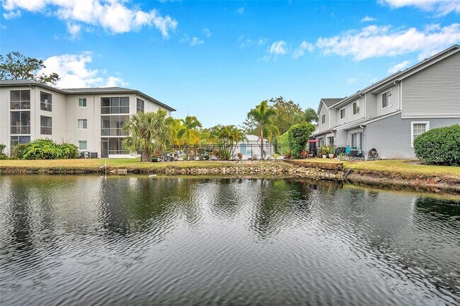 Foto del edificio - 2739 Enterprise Rd E