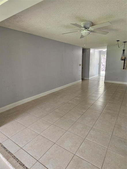 Building Photo - 1140 NW 85th Ave