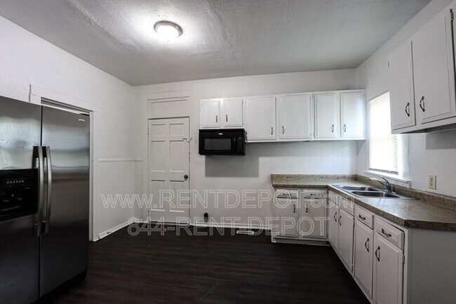 Foto del edificio - 1163 S Bedford Ave