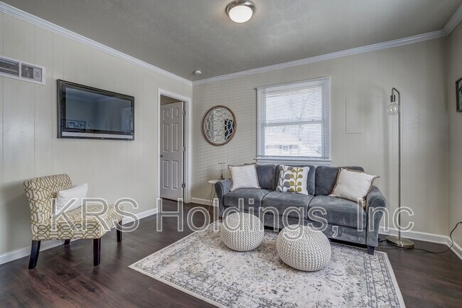 Foto del edificio - 3147 Parkdale Rd