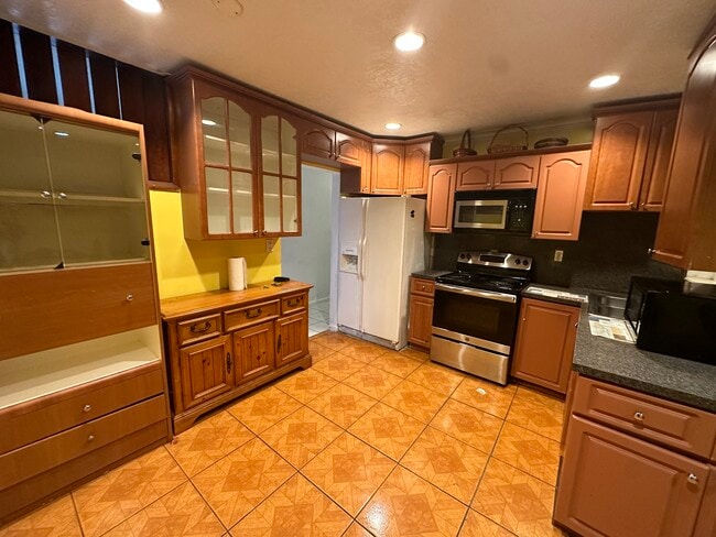 Building Photo - 19530 NW 11th Ave