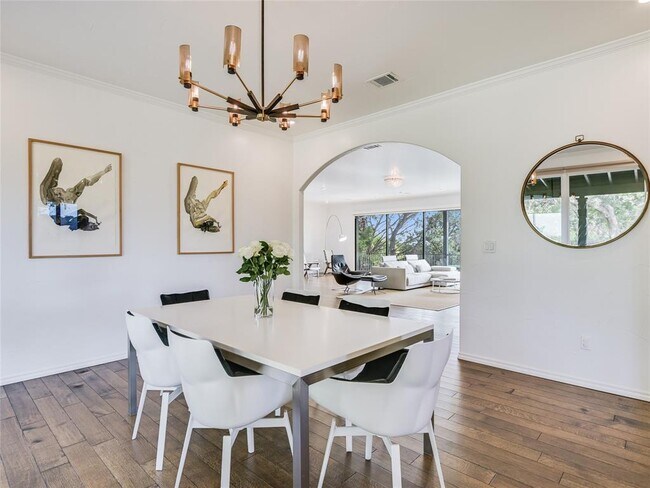 Building Photo - 411 Skyline Dr