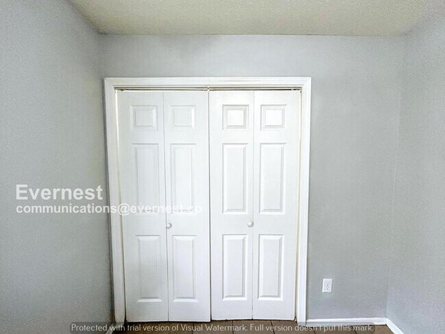 Foto del edificio - 6220 Forestgate Rd