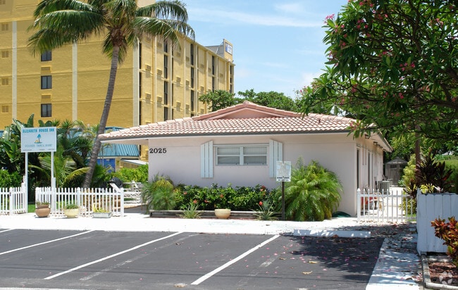 Building Photo - Elizabeth House Inn