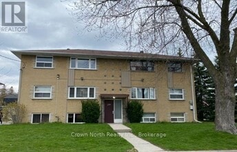 Building Photo - 239 Montrave Ave