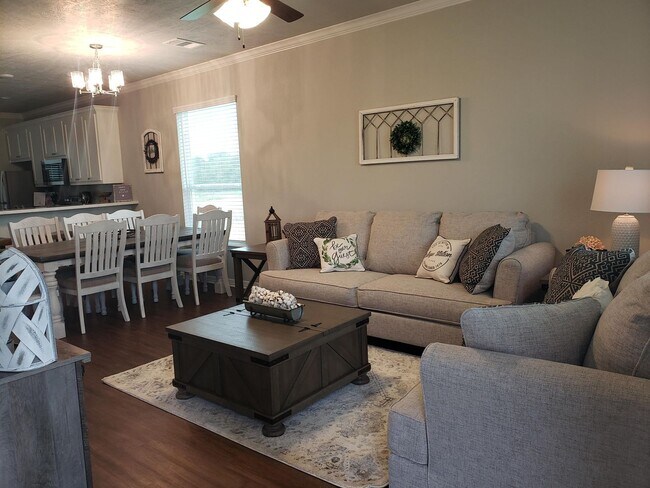 Building Photo - 7000 Canter Ct