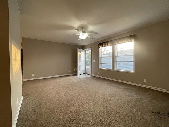 Foto del edificio - 7204 E Grand River Ave