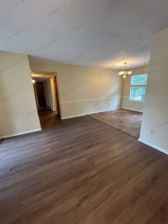 Foto del edificio - 1413 Grand Oak Dr