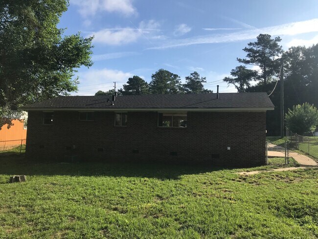 Foto del edificio - **UPCOMING**Nice 3 Bedroom / 1 Bathroom Home for Rent in Columbus, GA***