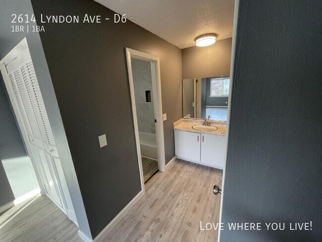 Building Photo - 2614 Lyndon Ave