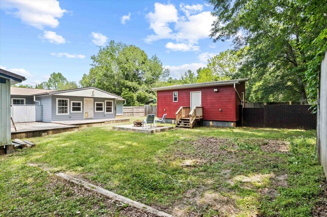 Building Photo - 4979 Moore Pond Rd