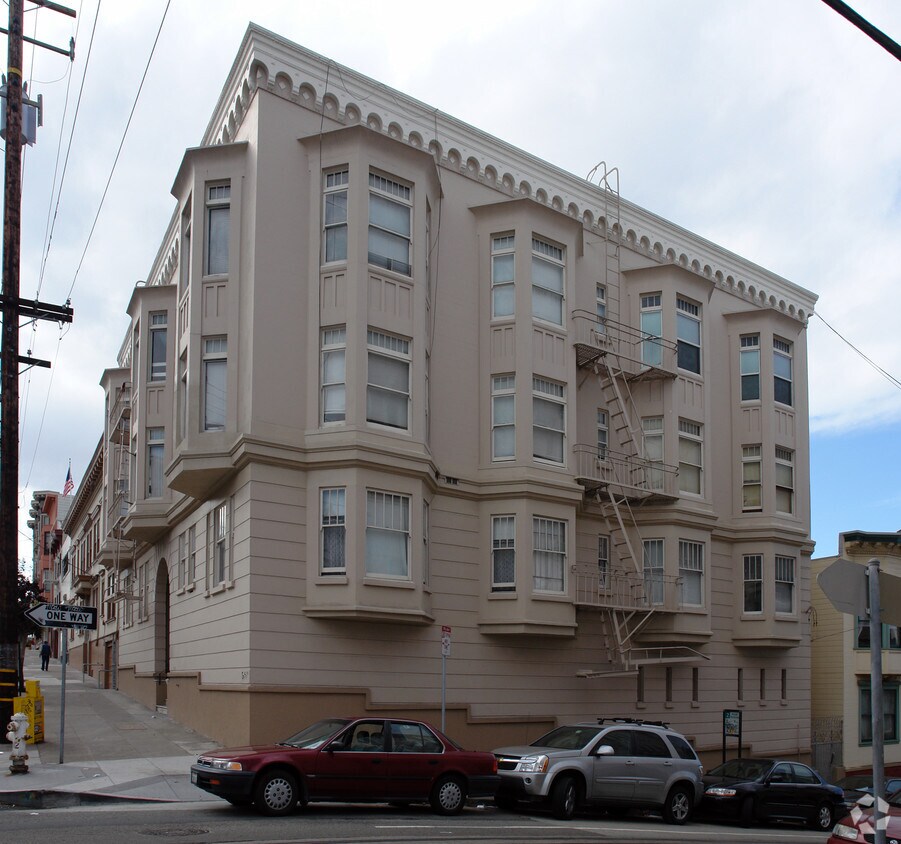 Building Photo - 1399 Leavenworth St