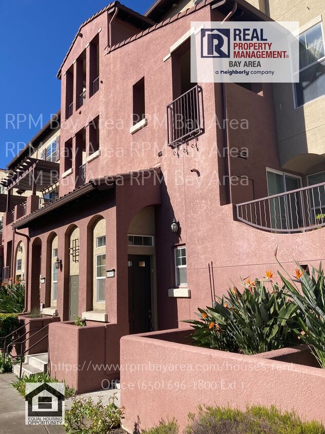 Foto principal - December Rent Special: 2 Bedroom 2.5 Bathr...