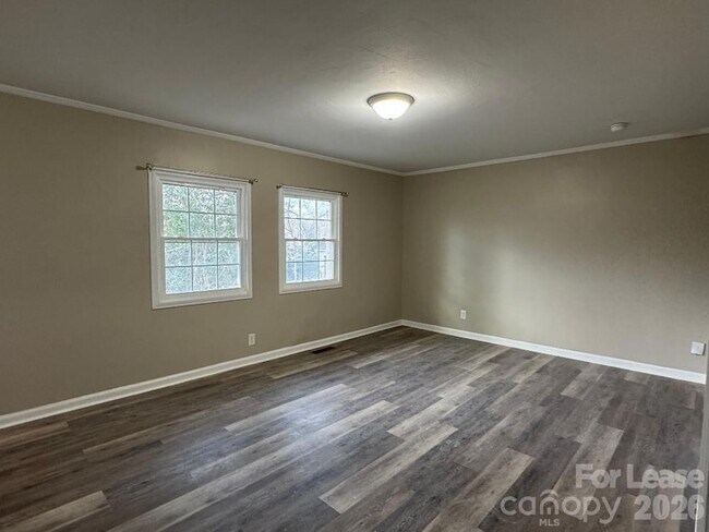 Foto del edificio - 323 N Flint St