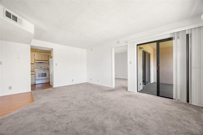 Building Photo - 19505 Quesada Ave