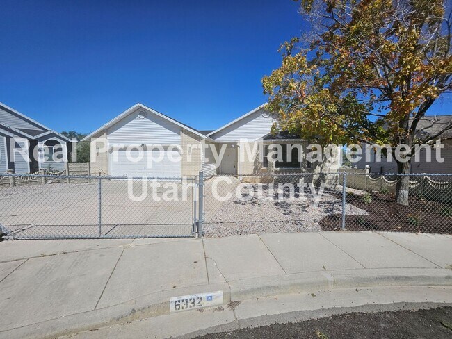 Foto del edificio - 4 bedroom House in West Valley