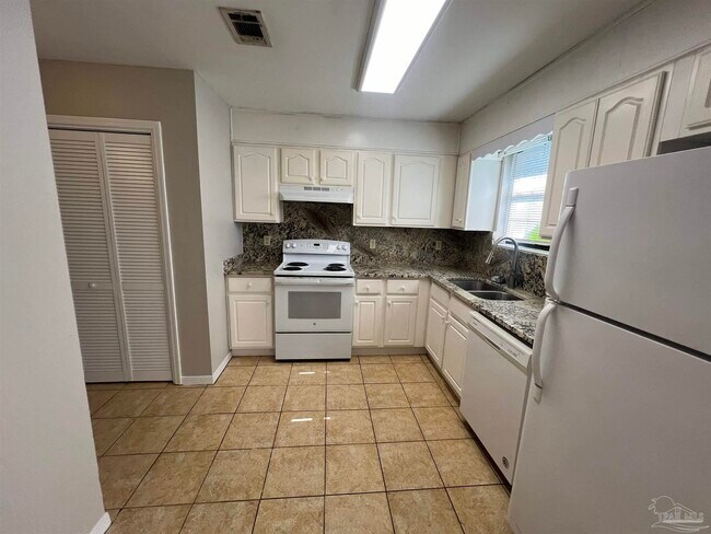 Foto del edificio - 842 Amberway Dr