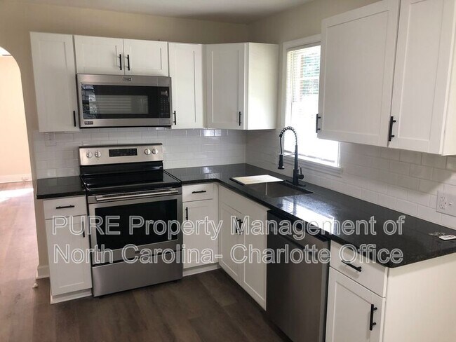 Building Photo - 217 Bond St