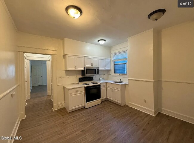 Foto del edificio - 147 Western Ave