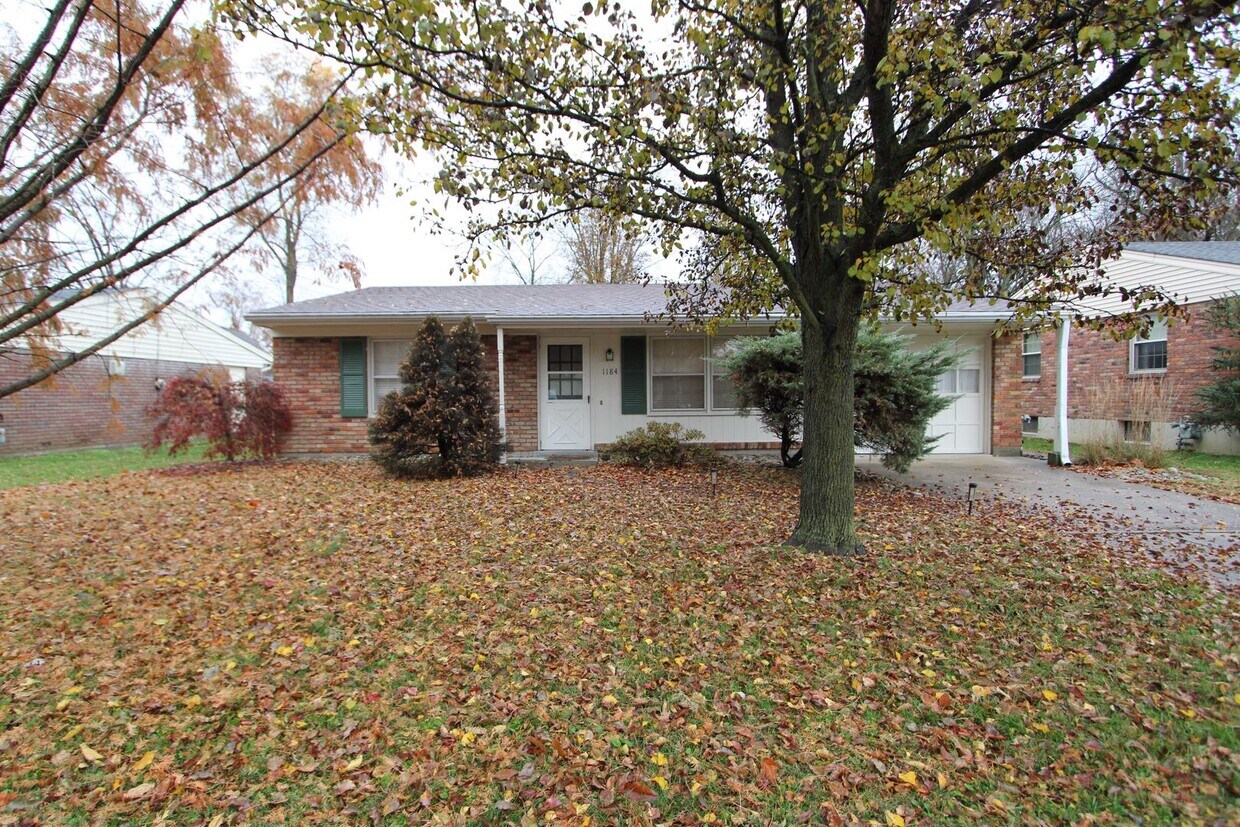 Foto principal - 3 bedroom 2 bathroom Single Family Home