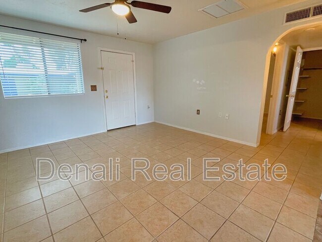 Foto del edificio - 350 N Silverbell Rd