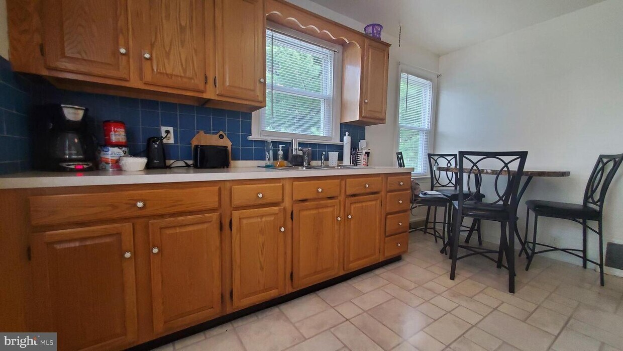 Primary Photo - 304 Wakefield Rd