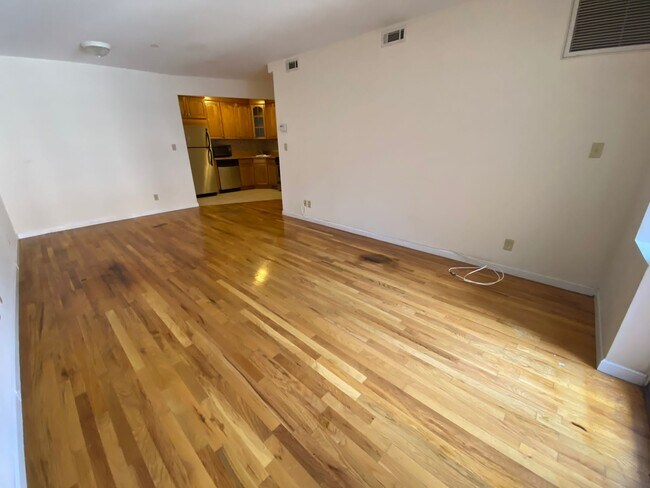 Foto del edificio - 2827 Ocean Pkwy