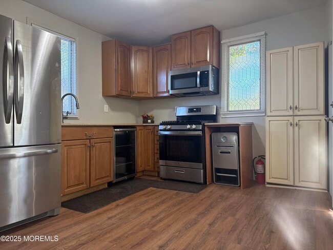 Building Photo - 340 Myrtle Ave