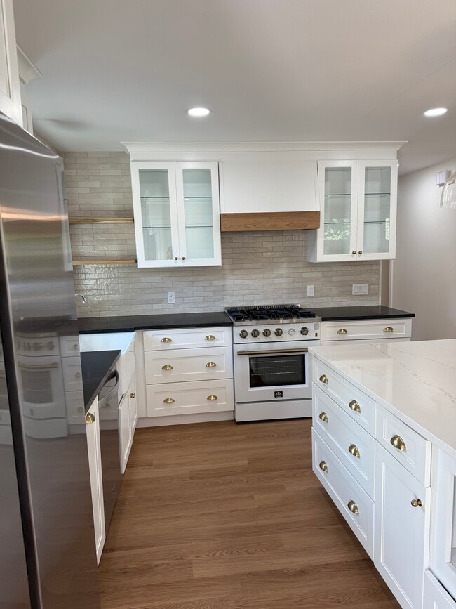 Building Photo - 7601 Robalo Rd