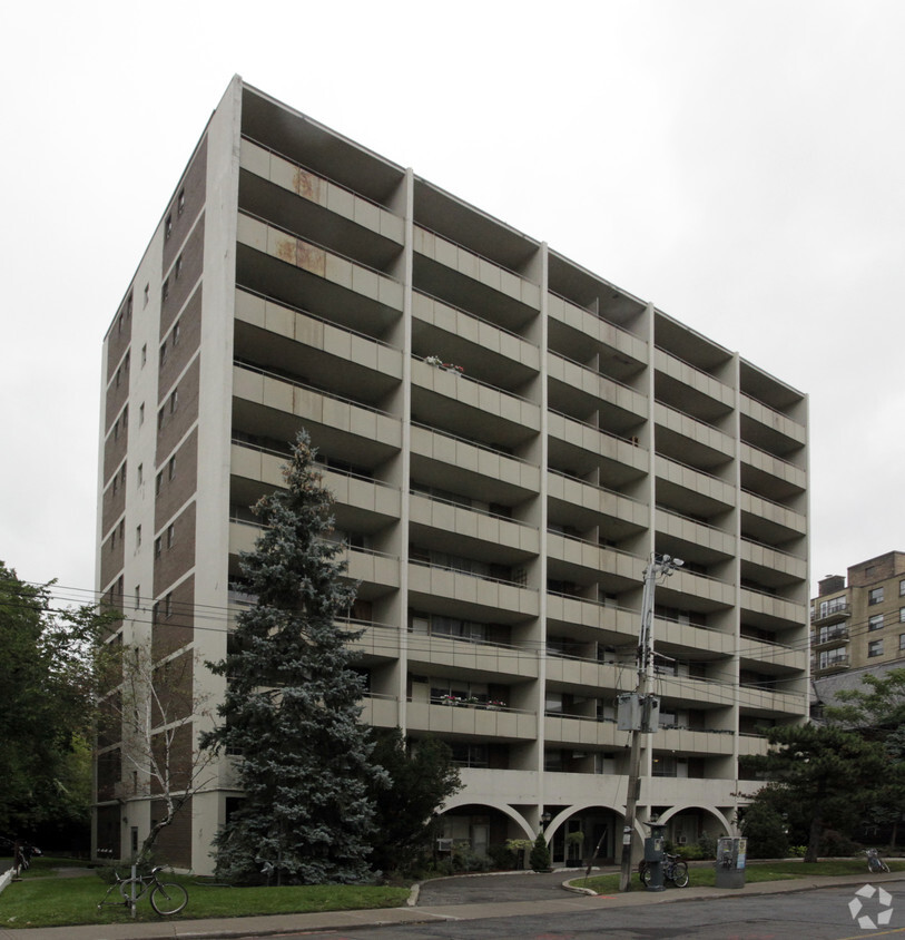 Primary Photo - Grandee Apartments