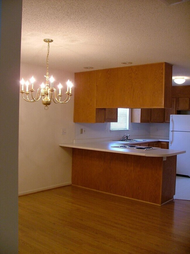 Foto del edificio - 100 Springwood Ln