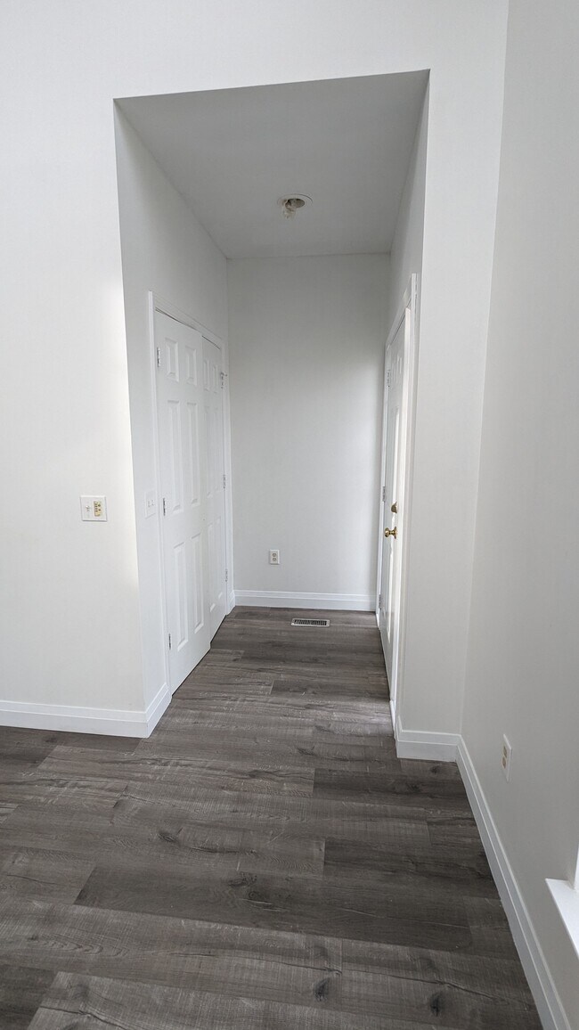Foto del edificio - 41674 Mitchell Rd