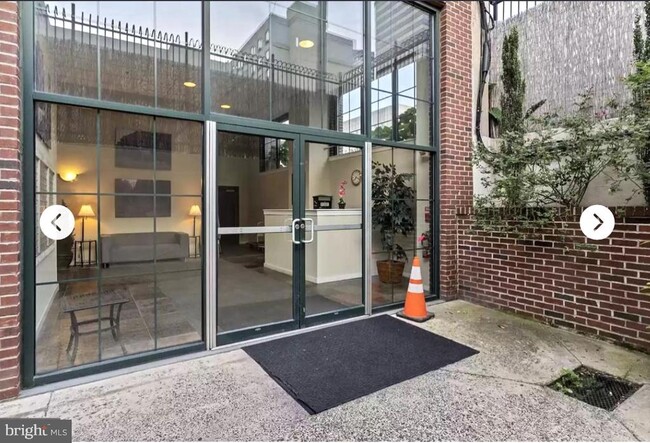 Building Photo - 1010 Arch St