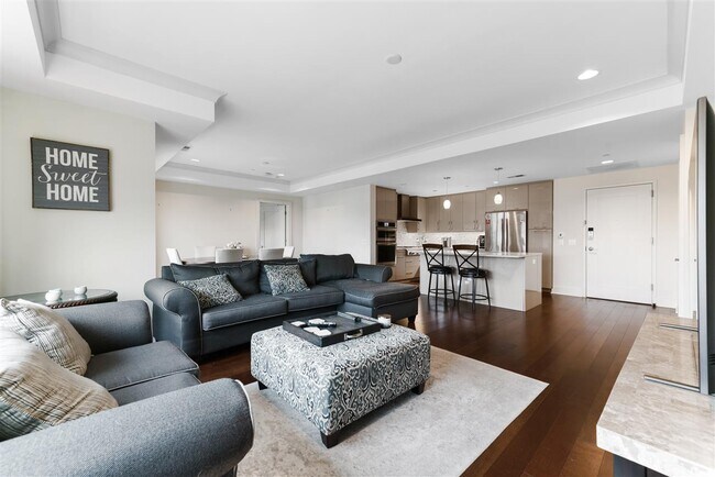 Building Photo - 150 Henley Pl