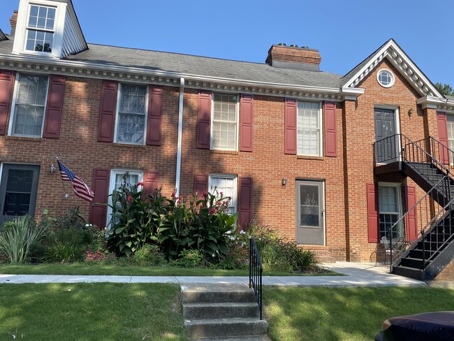 Building Photo - 1166 Booth Rd SW