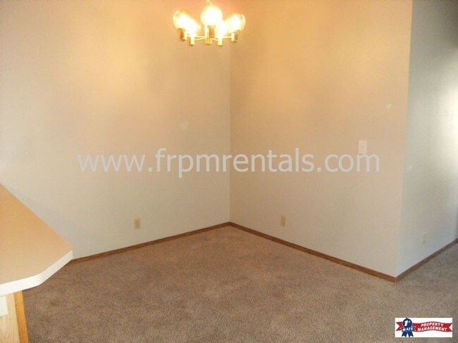 Building Photo - 2833 S Shoshone St