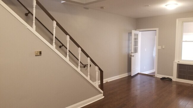 Foto del edificio - Spacious Home - Frankford, Section 8 Welcome