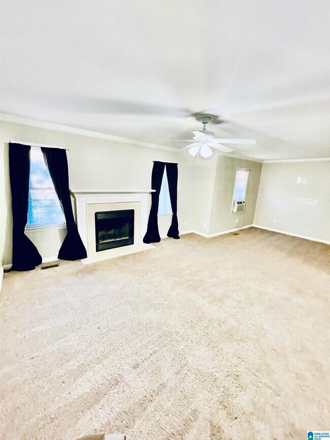 Foto del edificio - 5319 Whisper Wood Dr