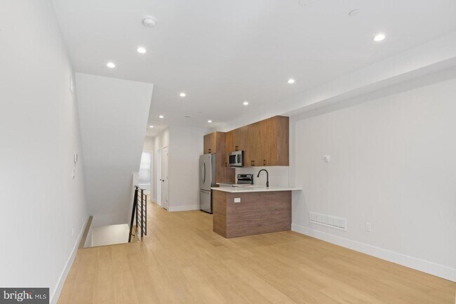 Foto del edificio - 2149 N Franklin St