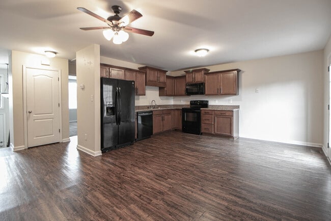 Building Photo - 1716-D Thistlewood Dr