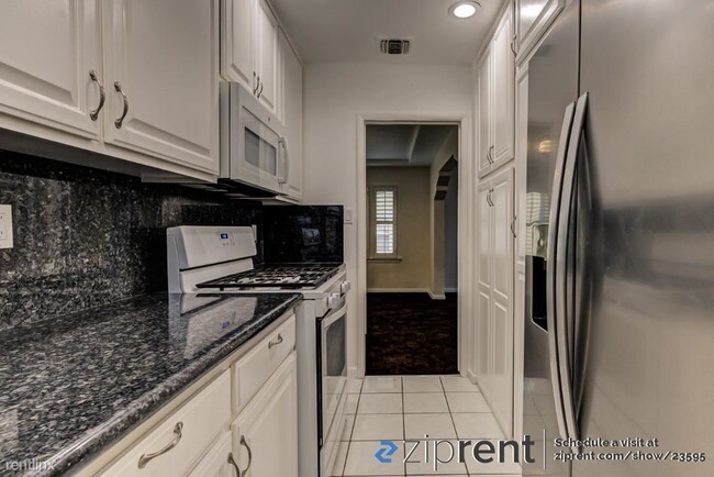 Building Photo - 3 br, 1.5 bath House - 3704 W 62nd St, Los...