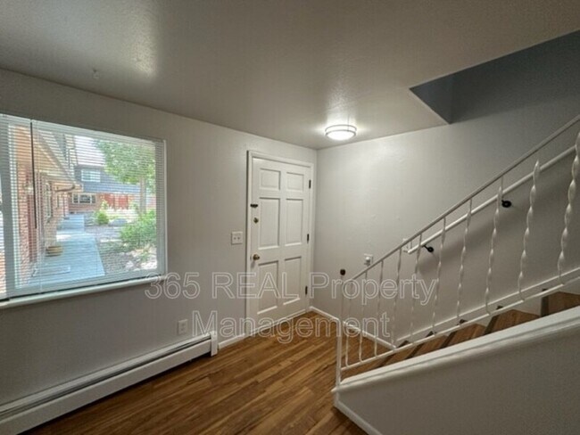 Foto del edificio - 1476 E 16th St