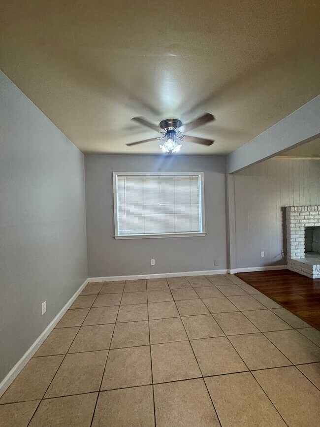 Foto del edificio - Beautiful single-story home with 4 bedroom...